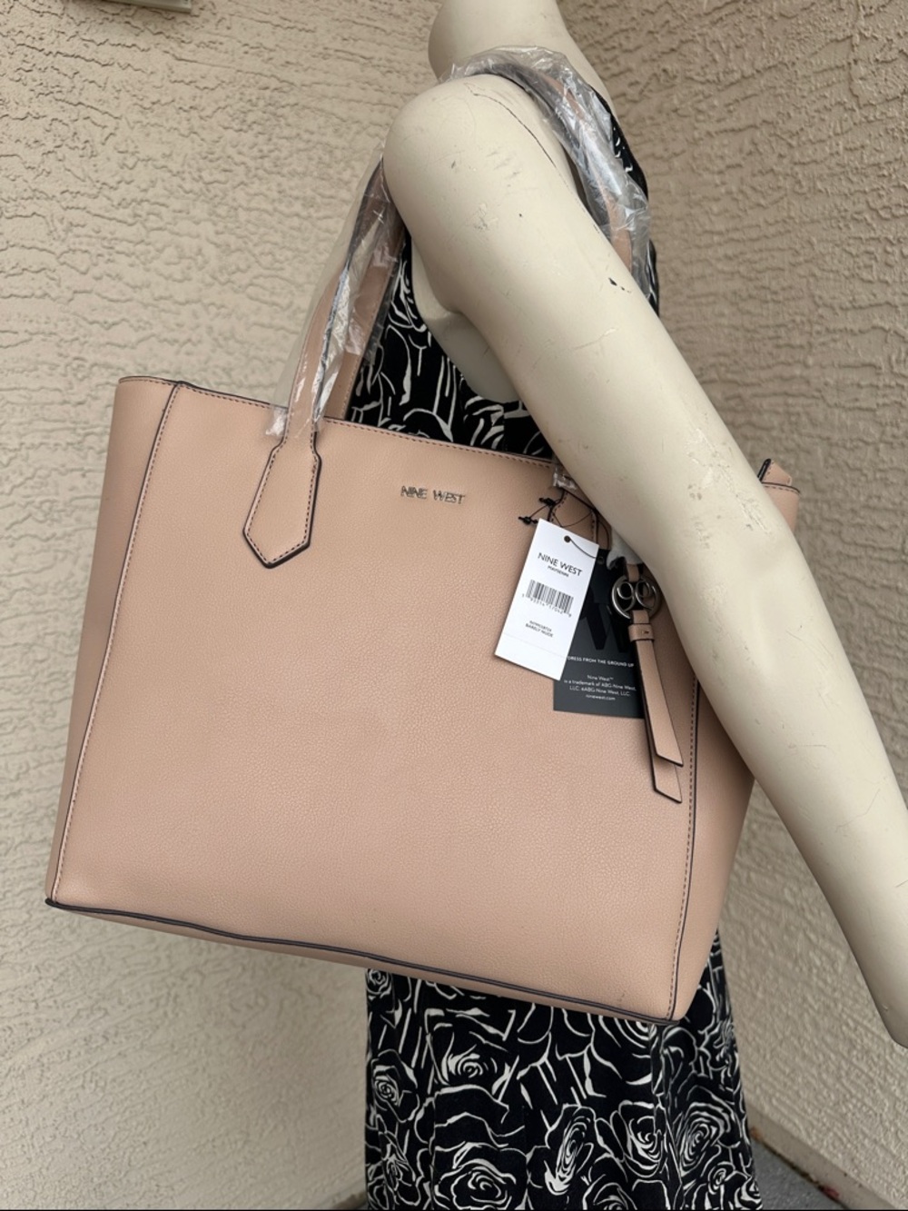 Nine West Maysenn Tote in Barely Nude